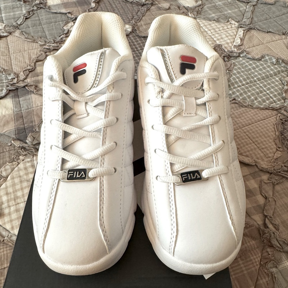 🤍 Fila Fulcrum 3 White with Red & Blue Logo Athletic Shoes